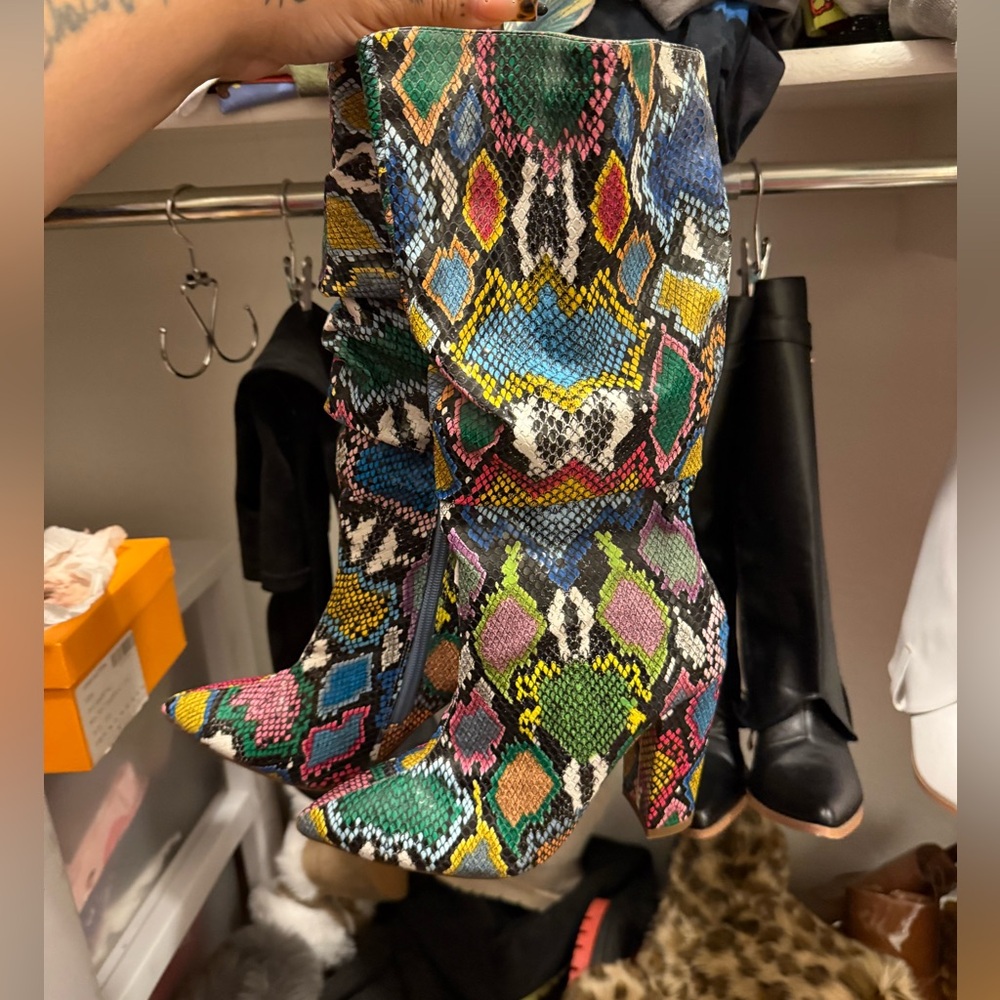 Fashion nova snake print boots - Picture 3 of 9